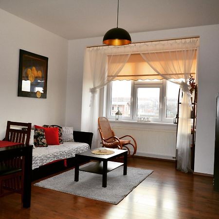 Mm Apartment Argentinska Praha Bagian luar foto