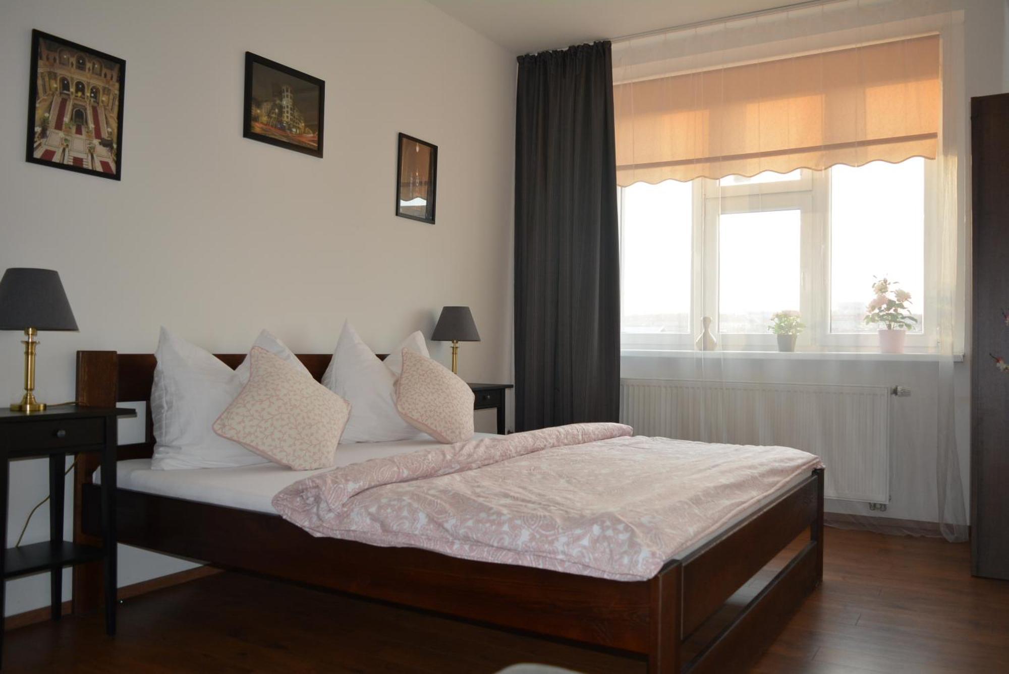 Mm Apartment Argentinska Praha Bagian luar foto
